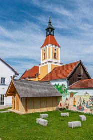 Kirche in einem Dorf