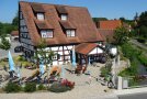 Das Baudenkmal „Kolb“ glänzt nach seiner Sanierung im bayerischen Landhausstil. 