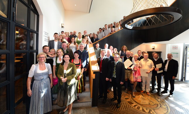 Gruppenfoto der Wirtsleute "Ausgezeichnete Bayerische Küche"