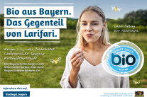 Frau vor einer grünen Wiese mit Karotte in der Hand. Slogan: Das Gegenteil von Larifari.