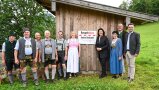 Gruppenbild mit der Ministerin und Vetretern der Verbände