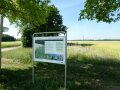 Schautafel in der Landschaft