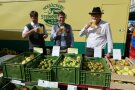 Auf der Bauernmarktmeile werden verschiedenste Streuobst-Sorten verkauft