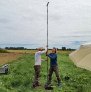 Messen der Torfmächtigkeit mit einer Messsonde