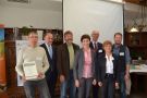Preisverleihung beim Ackerwildkraut-Wettbewerb in Regensburg: Teilnehmer und Gratulanten