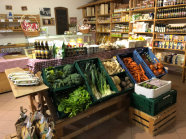 Obst- und Gemüseabteilung in einem Dorfladen