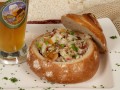 Fischsalat in Brot