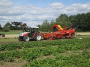 landwirtschaftliches Gerät auf dem Feld