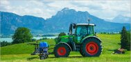 Sensorspritze Rumex RXF 600 im Einsatz auf Grünlandfläche im Allgäu.