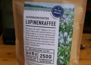 Braune Tüte mit beschriftetem Etikett