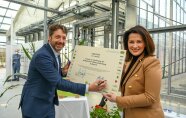 Landwirtschaftsministerin Michaela Kaniber und LfL-Präsident Stephan Sedlmayer.