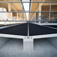 Querschnitt planbefestigter Boden mit Quergefälle