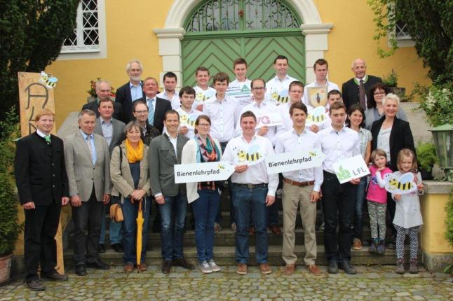 Studenten der Höheren Landbauschule, Ehrengäste, Schul- und Semesterleitung HLS Almesbach