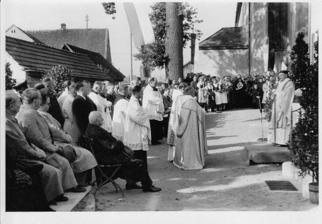 Eröffnungsgottesdienst vor dem Schloss 1952