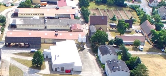 Ställe der LPA, Nebengebäude und Schlachthof in einer Luftaufnahme