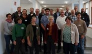 Personengruppe mit knapp 20 Leuten