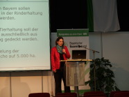 Person hält Vortrag