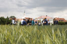 Teilnehmergrupp vorm Schloss Hohenkammer