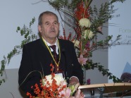 Christian Stockinger als Redner am Pult