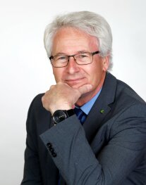 Dr. Gerhard Strauß